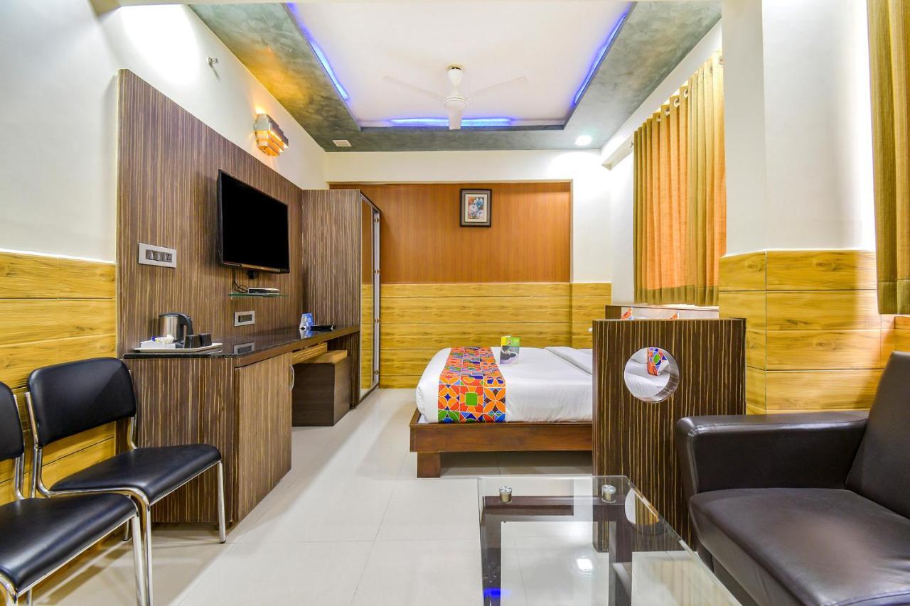 Fabhotel Kohinoor Plaza 阿穆达巴 外观 照片