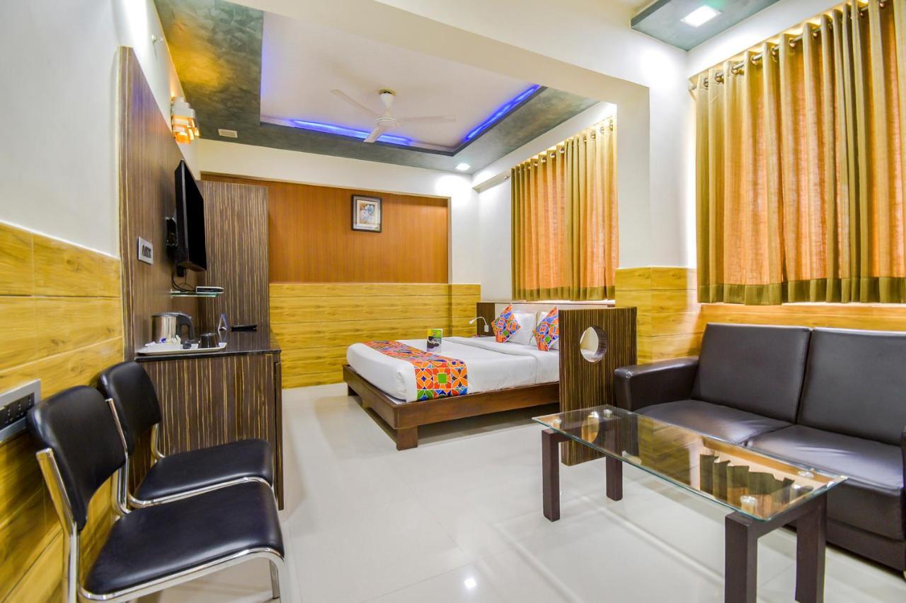 Fabhotel Kohinoor Plaza 阿穆达巴 外观 照片