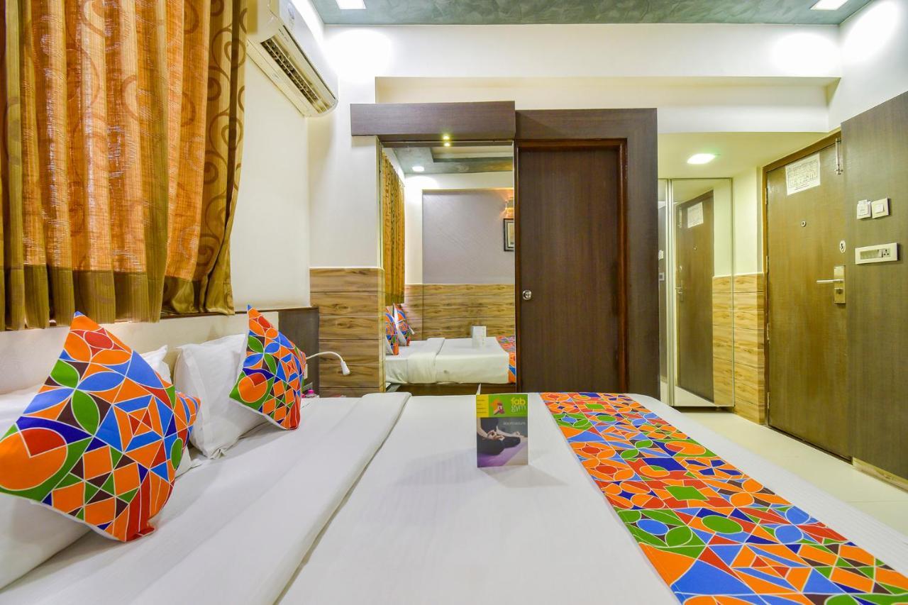 Fabhotel Kohinoor Plaza 阿穆达巴 外观 照片
