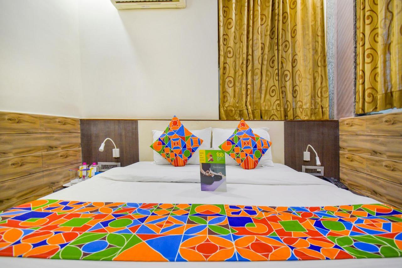 Fabhotel Kohinoor Plaza 阿穆达巴 外观 照片