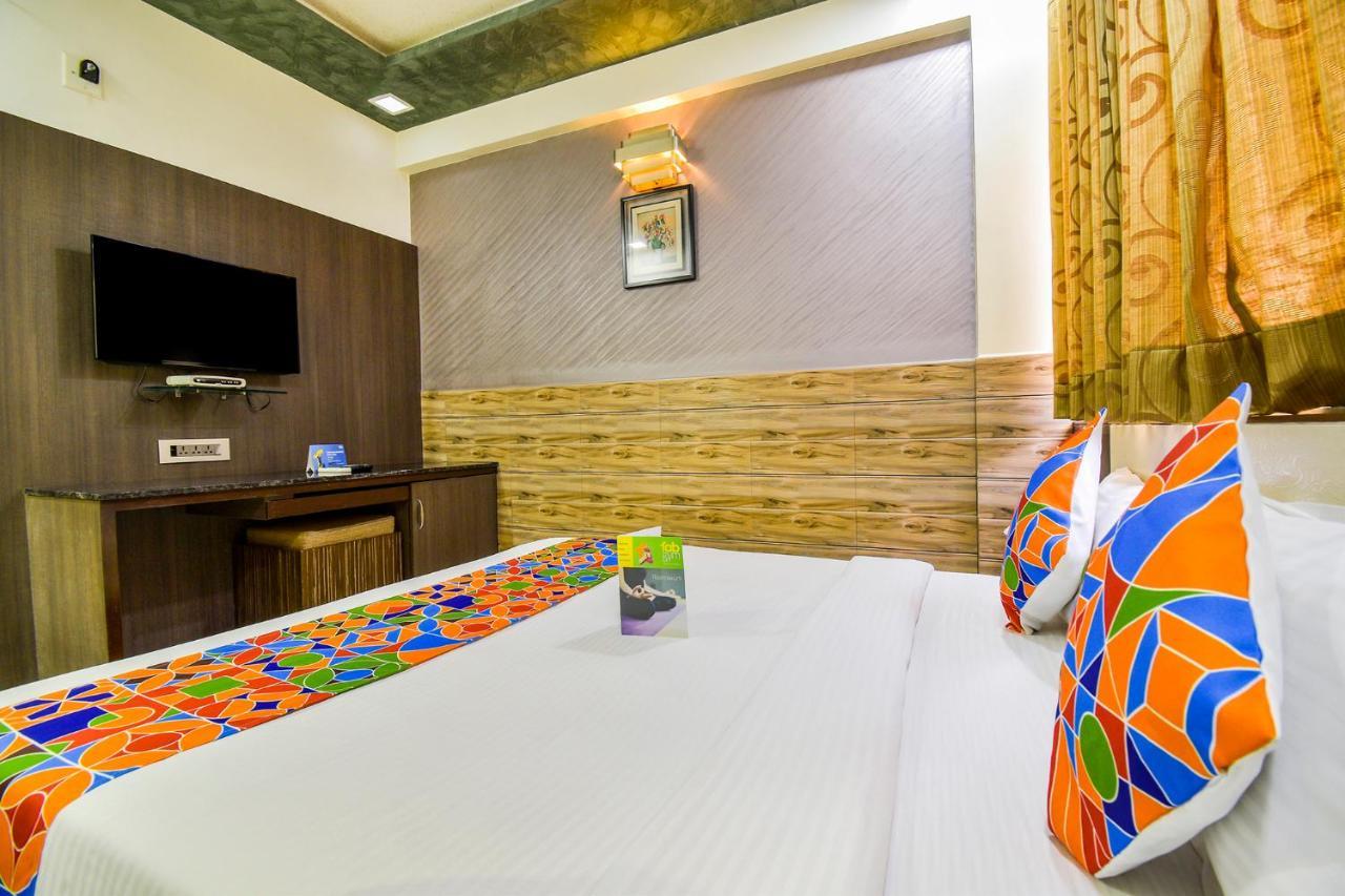 Fabhotel Kohinoor Plaza 阿穆达巴 外观 照片