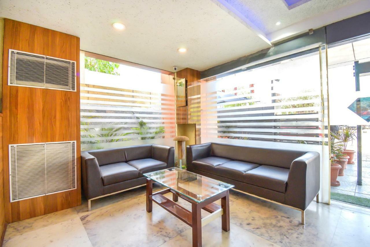 Fabhotel Kohinoor Plaza 阿穆达巴 外观 照片
